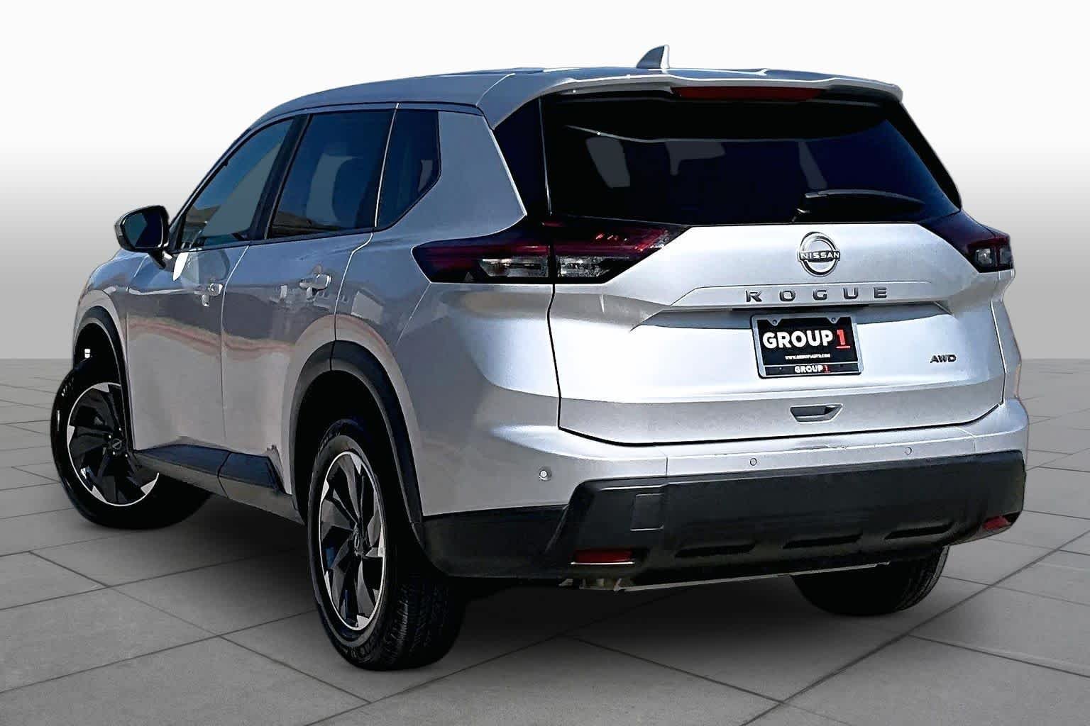 Used 2025 Brilliant Silver Metallic Nissan SV image 12