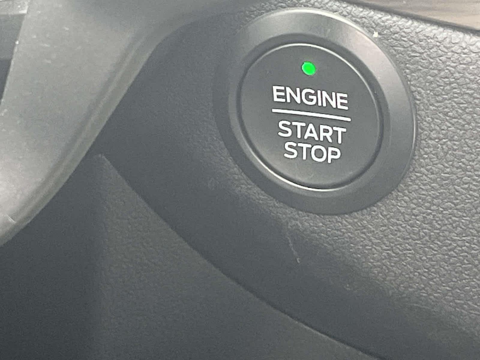 Used 2020  Ford Titanium Hybrid image 38
