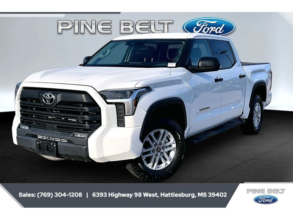 Used 2023 Ice Cap Toyota SR5 image 5