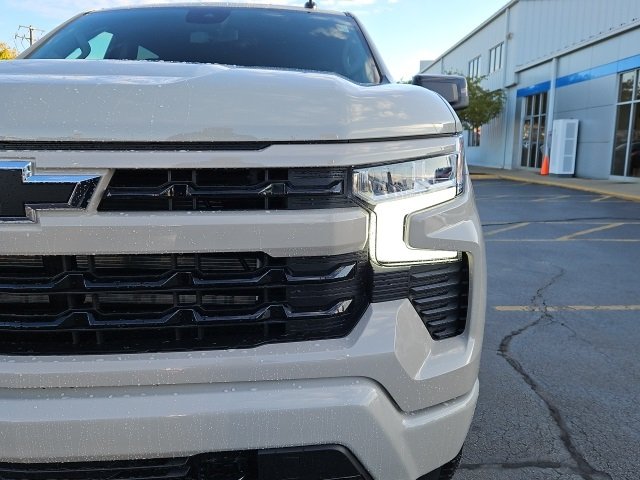 2026 Chevrolet Silverado 1500 RST photo 3