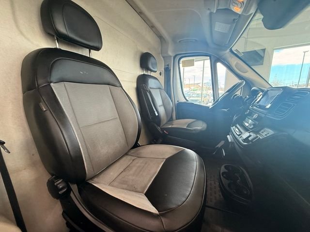 Used 2022 White Ram Base image 19