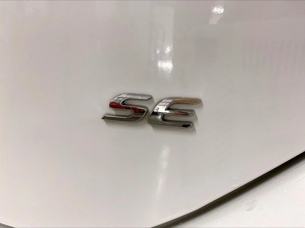 Used 2019 White Toyota SE image 11