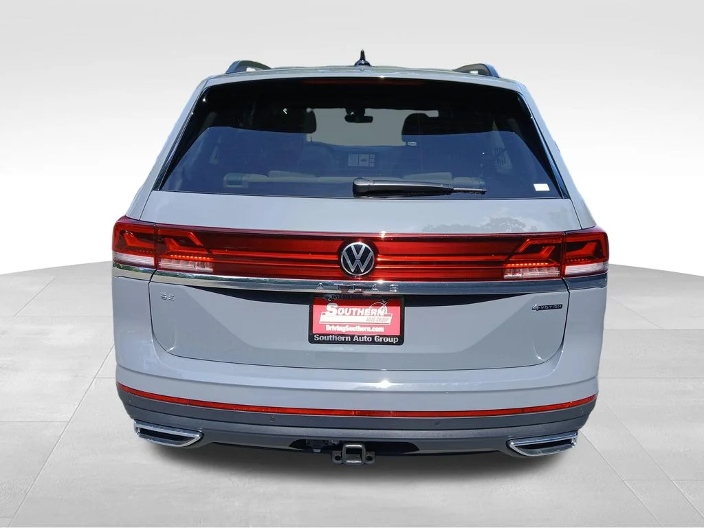 Used 2026 Gray Volkswagen SE w/Technology image 4