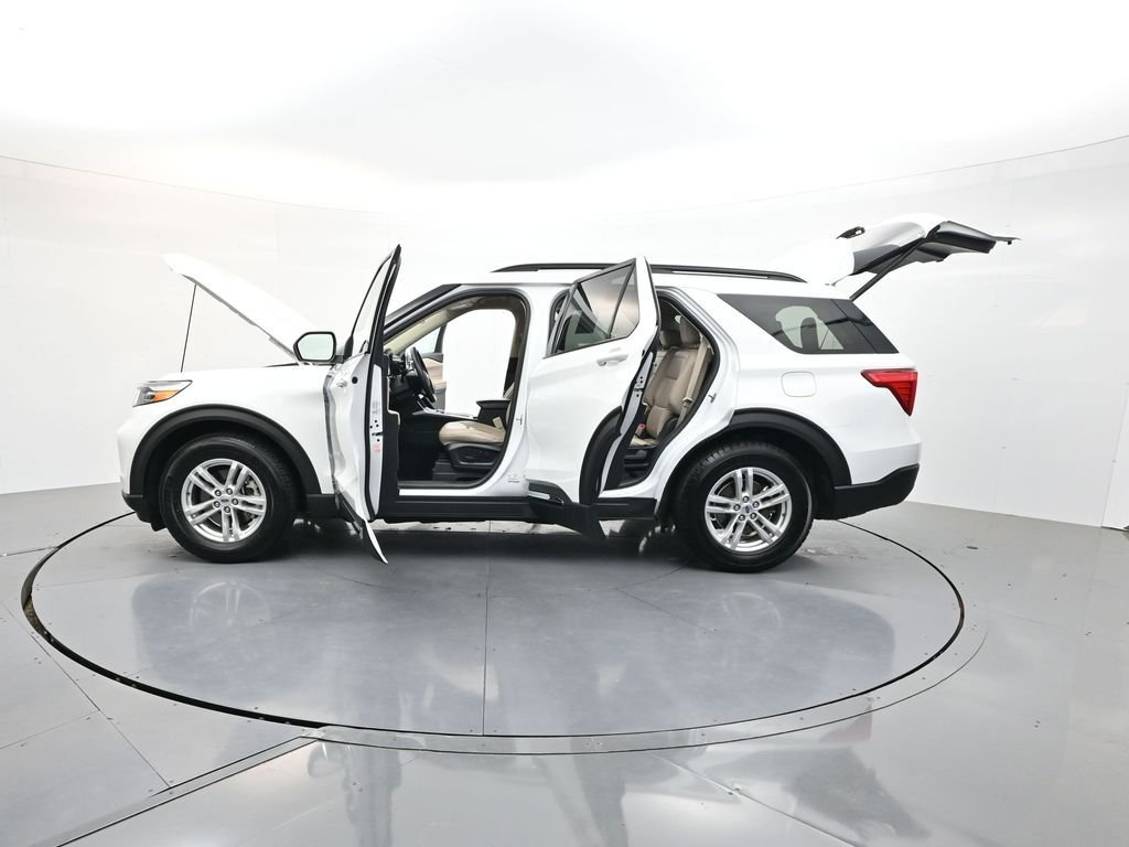 Used 2023 White Ford XLT image 45