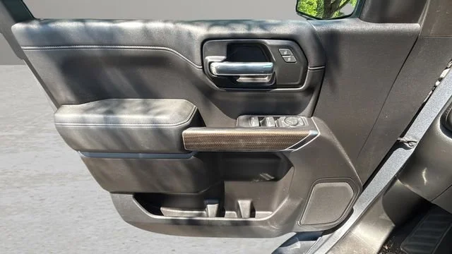 Used 2019 SATIN STEEL METALLIC Chevrolet LT image 17