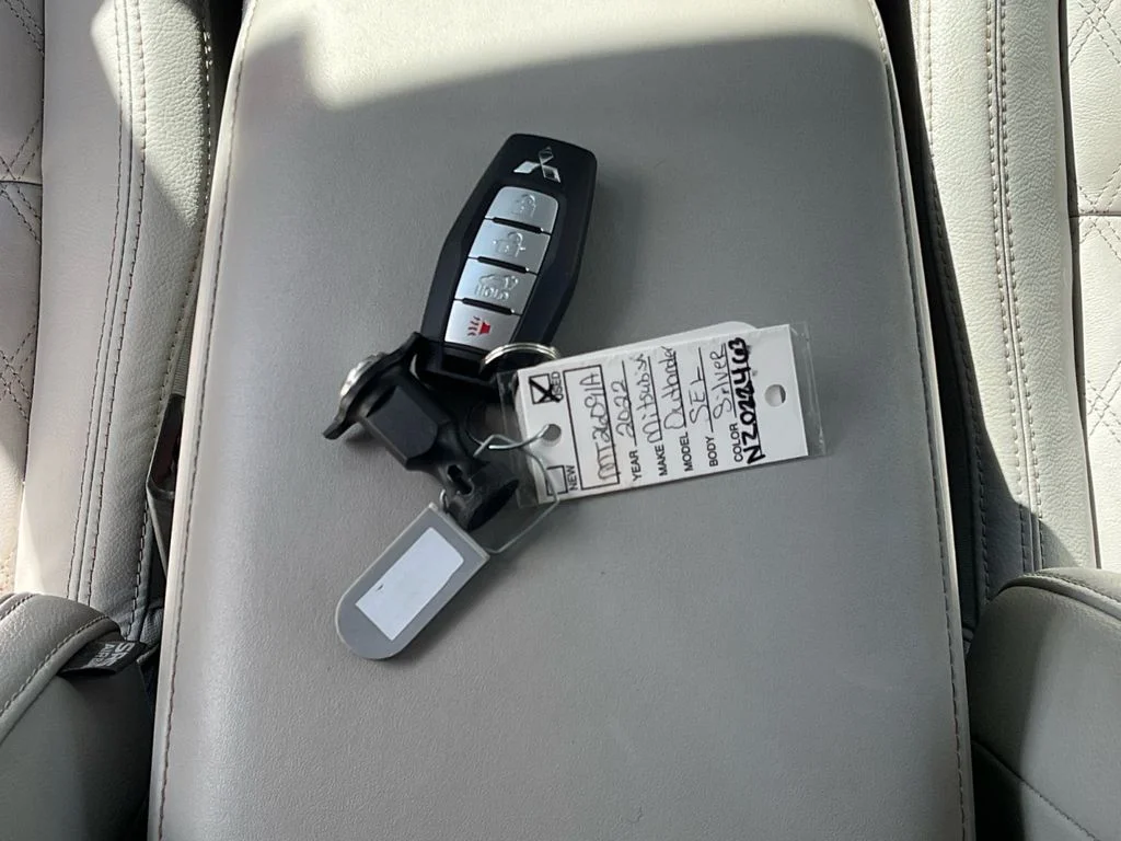 Used 2022 Silver Mitsubishi SEL image 37