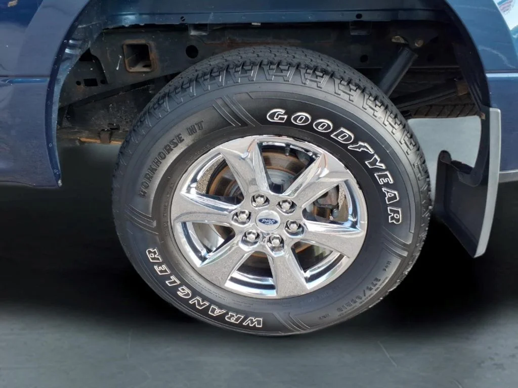 Used 2019 Blue Ford XLT image 9