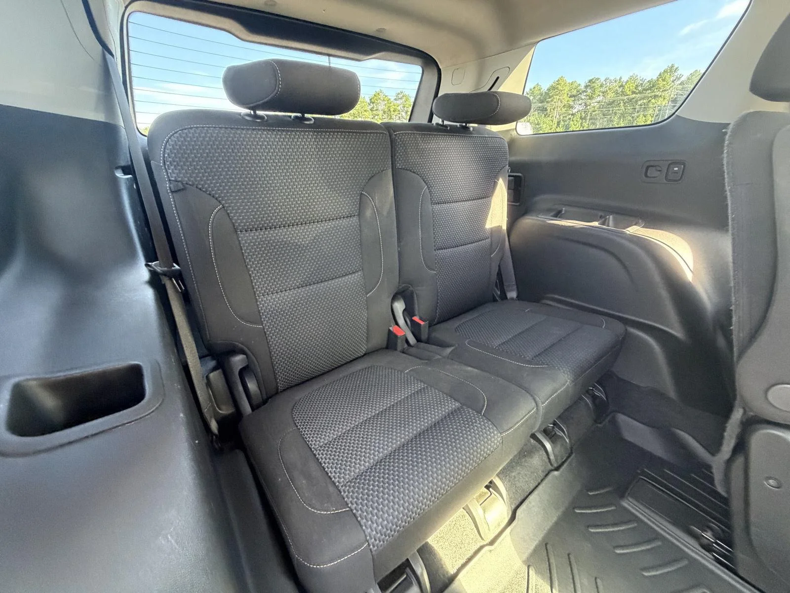 Used 2021 Ebony Twilight Metallic GMC SLE image 20