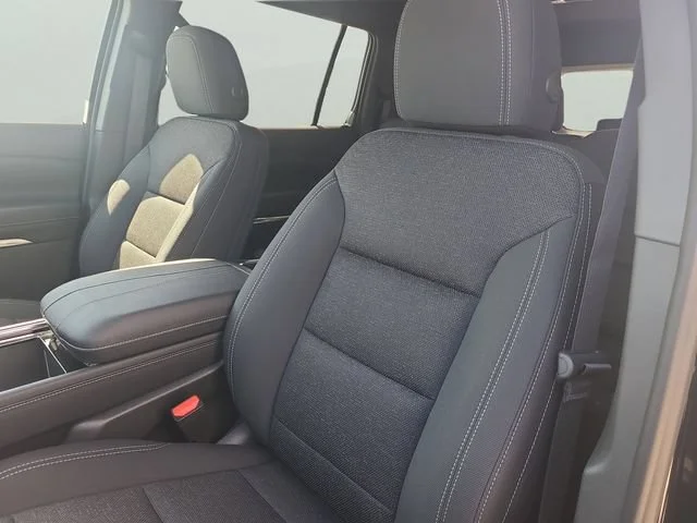 New 2026 Mosaic Black Metallic Chevrolet LT image 23