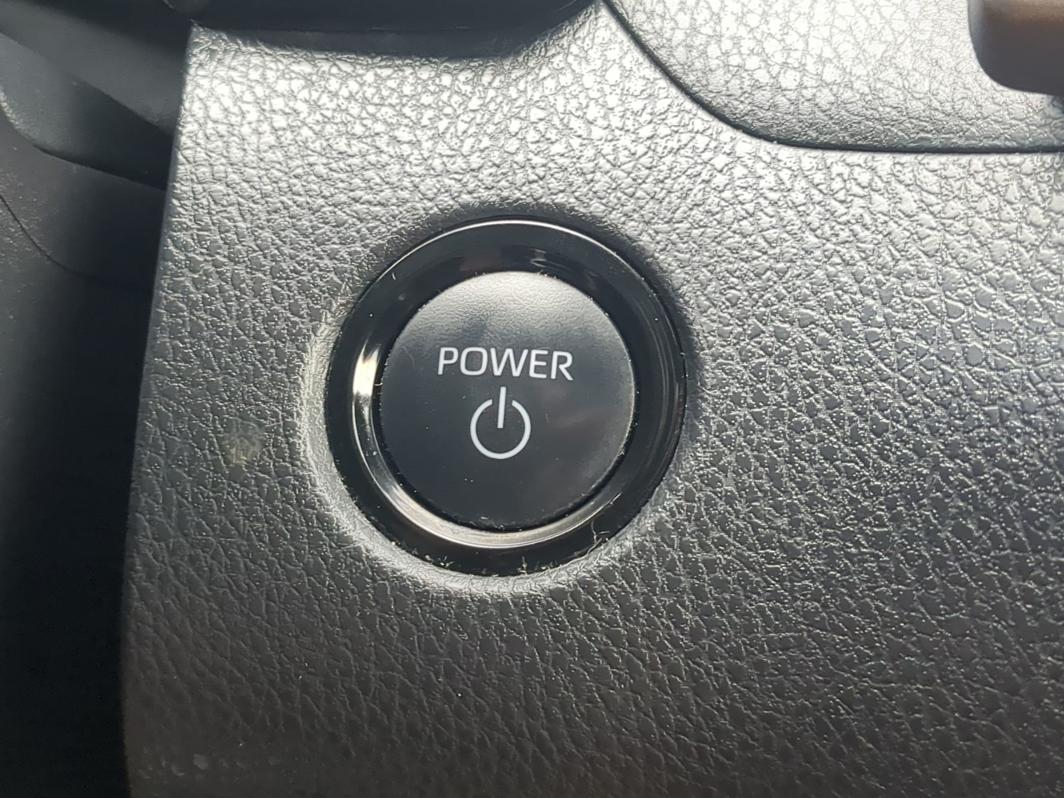 Used 2025 Ice Toyota LE image 21
