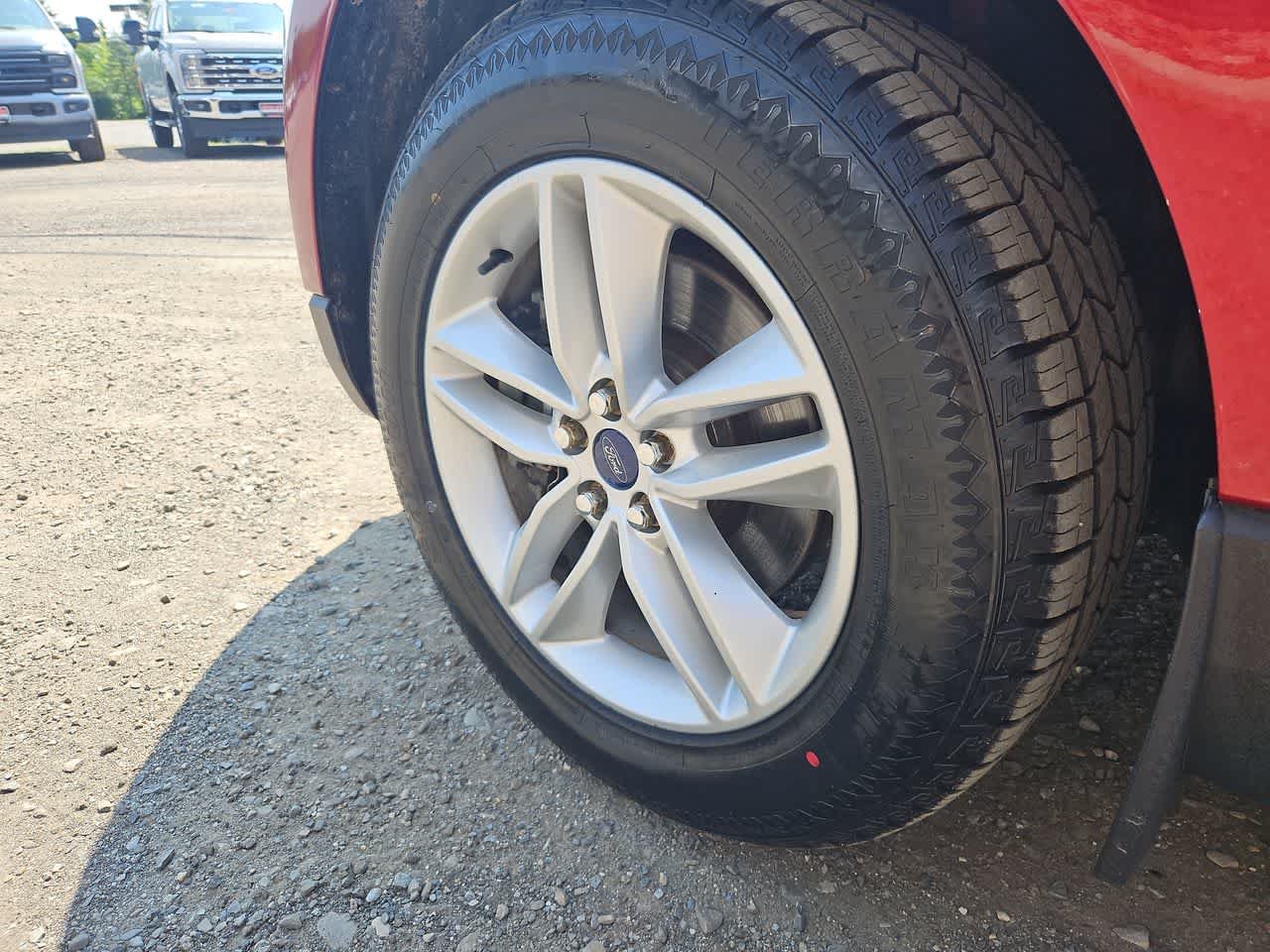 Used 2017 Ruby Red Metallic Tinted Clearcoat Ford SEL image 10