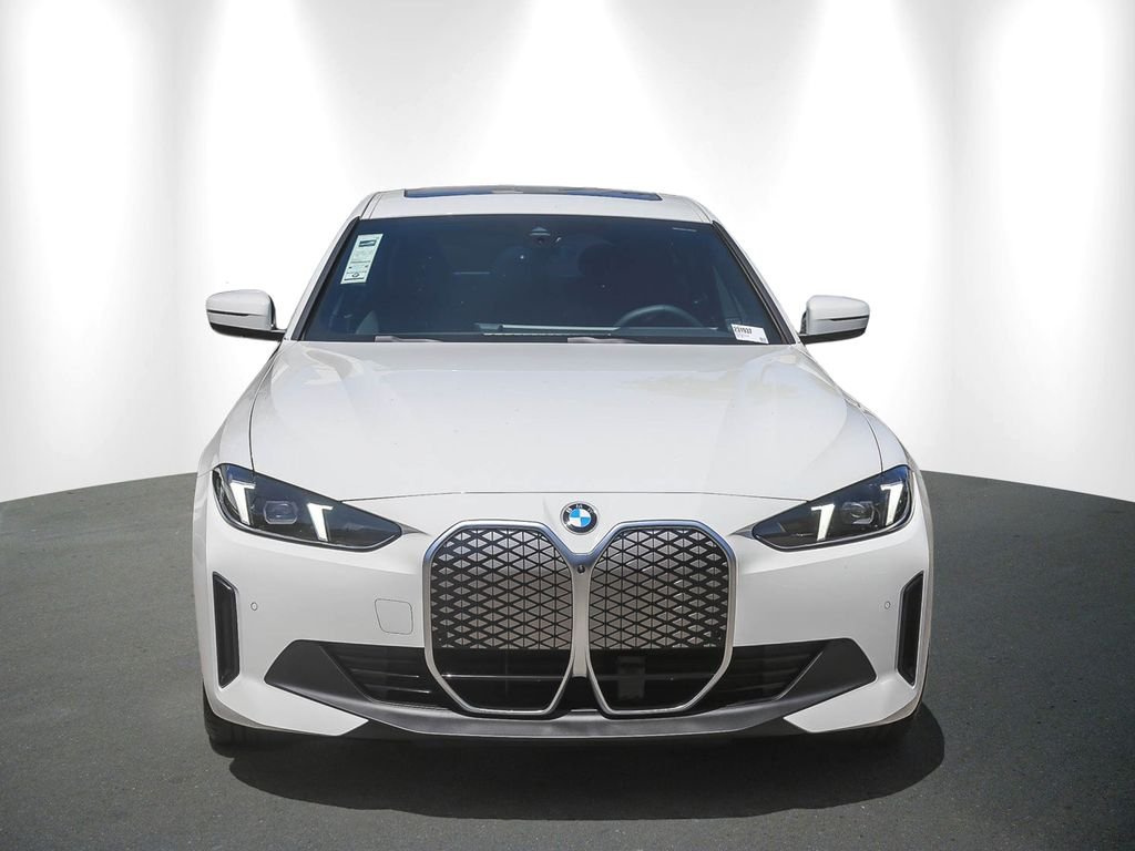 New 2026 Alpine White BMW eDrive40 image 2