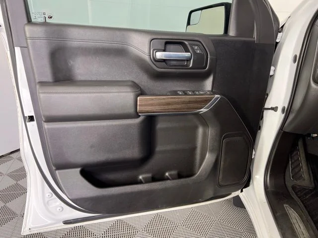 Used 2021 White Chevrolet RST image 13