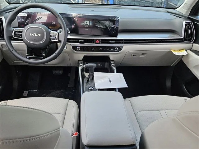 2025 Kia Sorento S - Photo 7