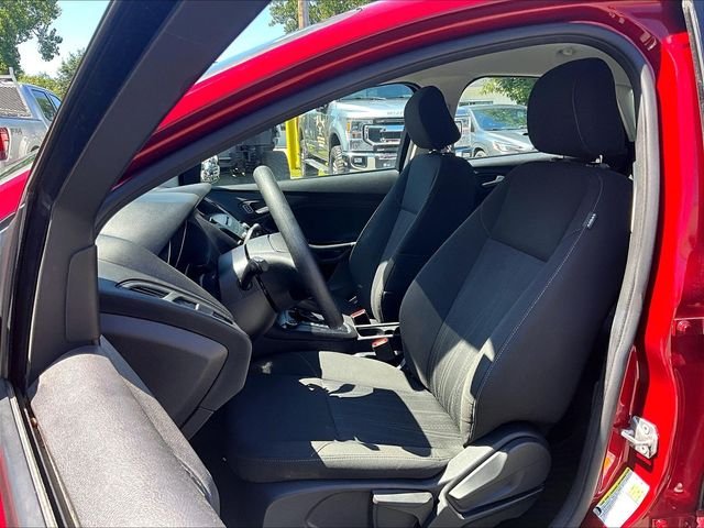 Used 2015 Red Ford SE image 20