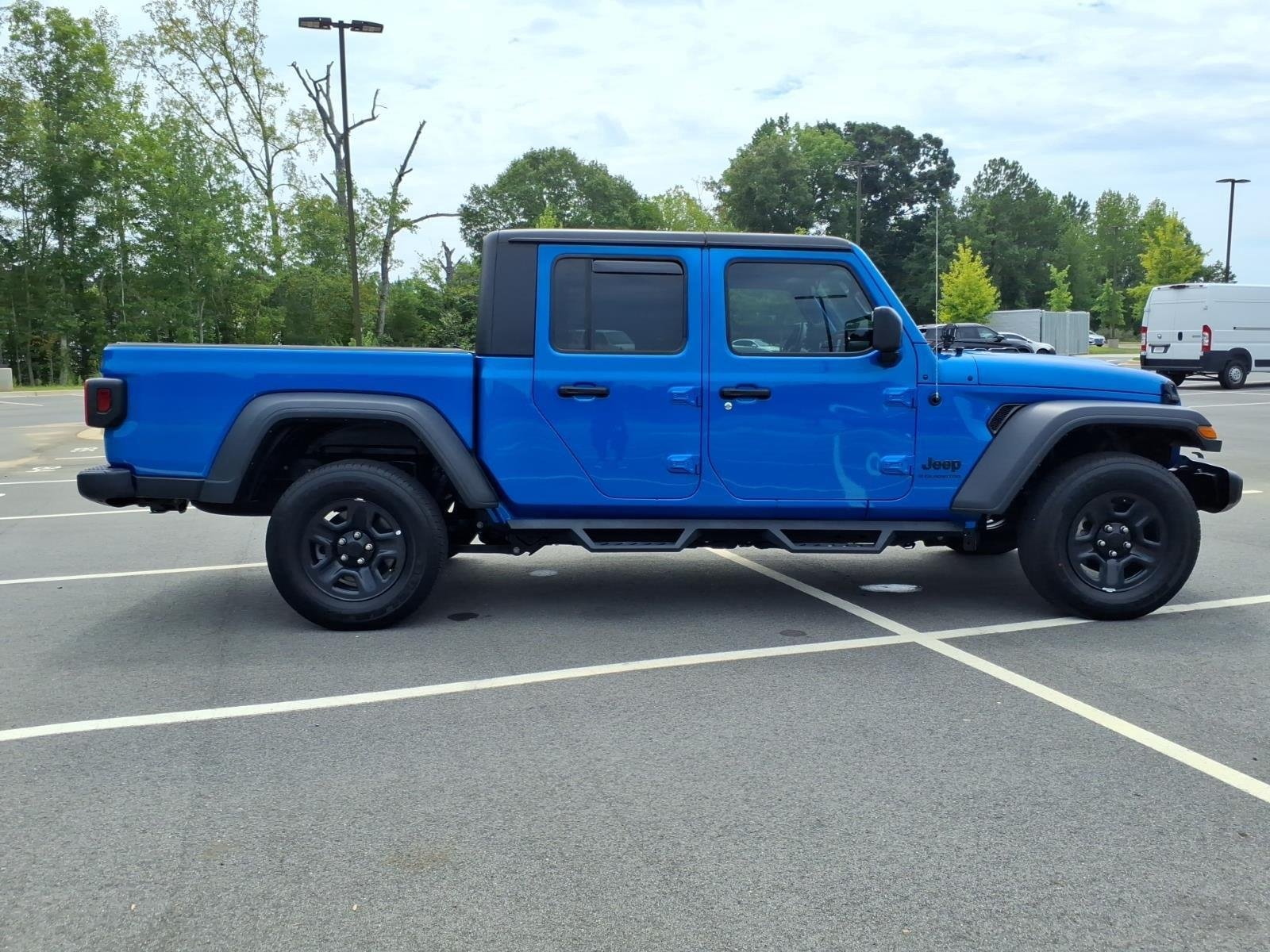 Used 2023 Hydro Blue Pearlcoat Jeep Sport image 12