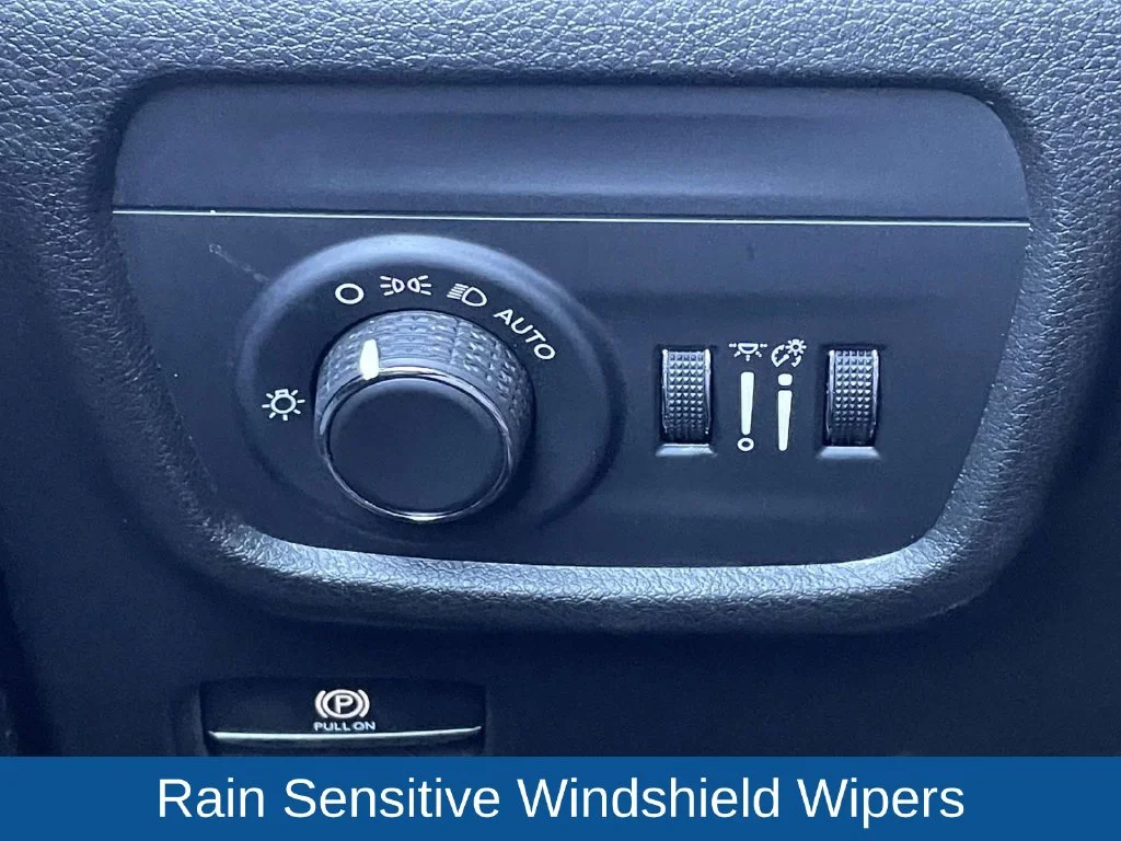 Used 2024 Silver Jeep Altitude X image 25