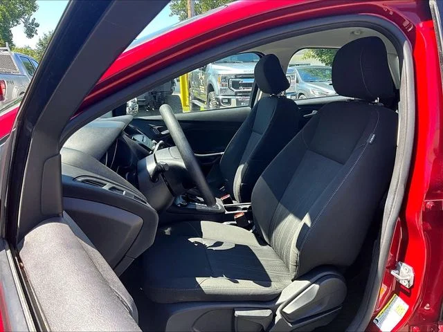 Used 2015 Red Ford SE image 20