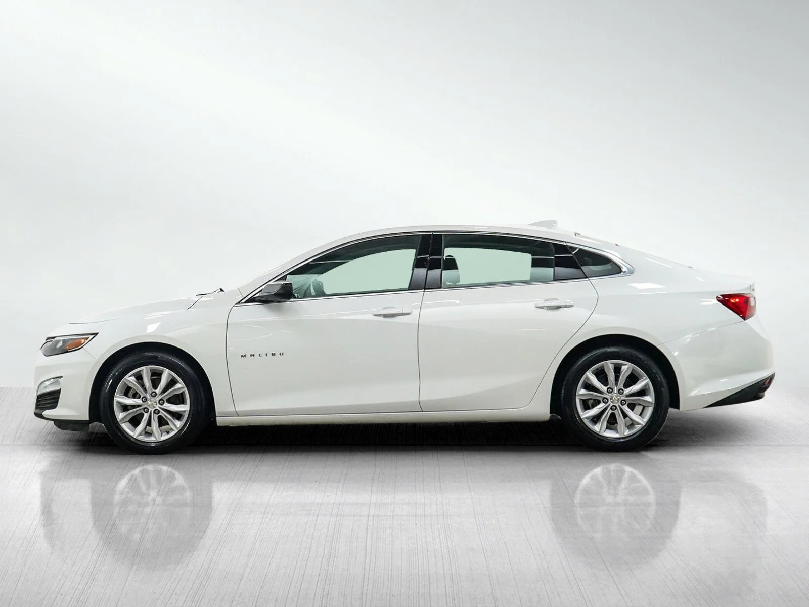 Used 2023 Chevrolet Malibu 1LT with VIN 1G1ZD5ST6PF149125 for sale in Wayzata, Minnesota