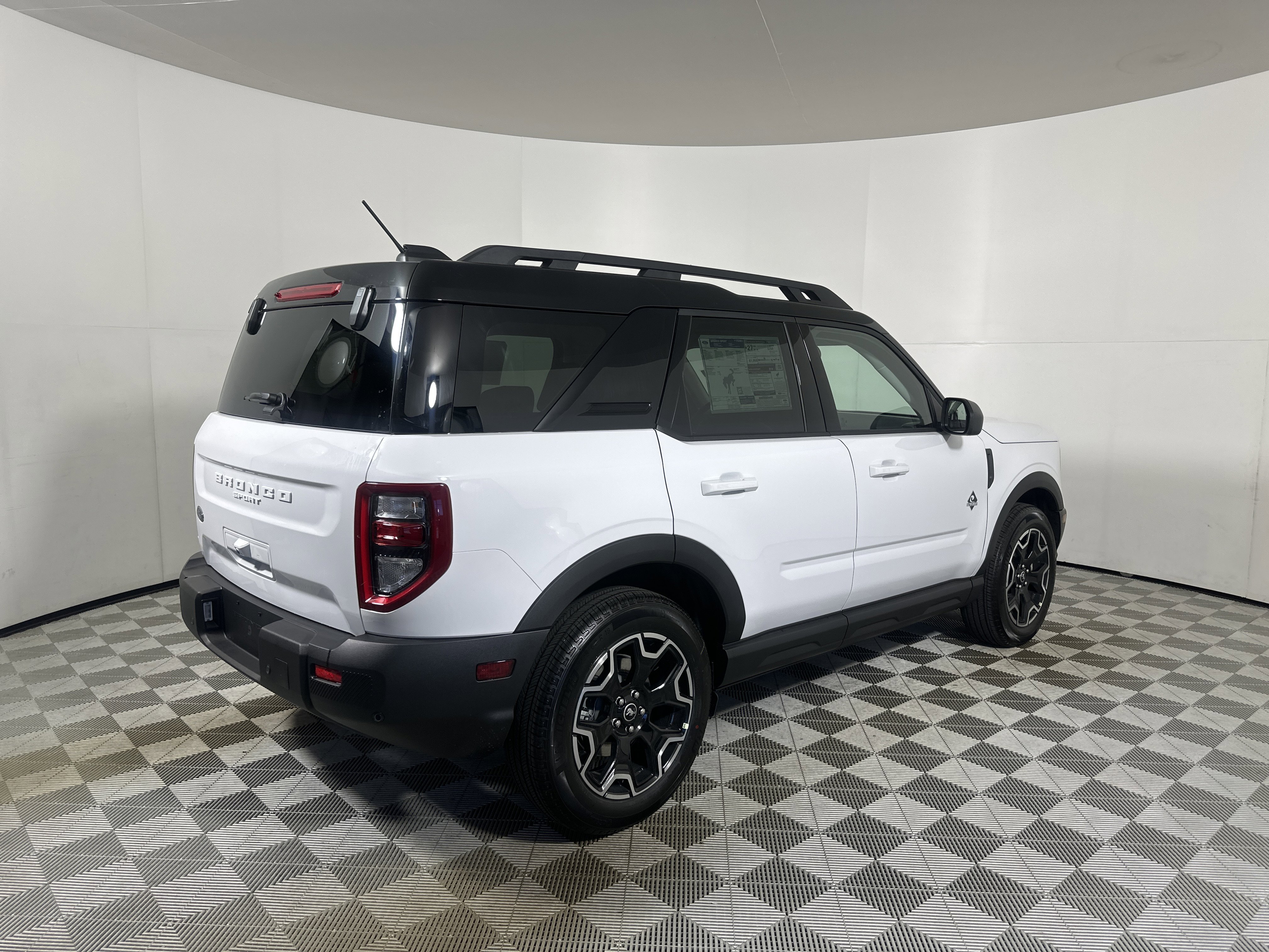 New 2025 OXFORD WHITE Ford Outer Banks image 7