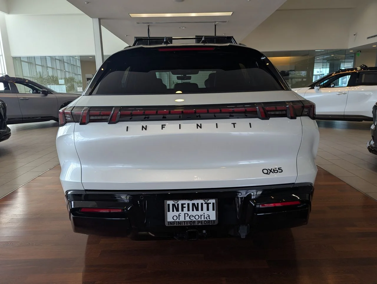 New 2027 2T RAD WHT INFINITI Autograph AWD image 4