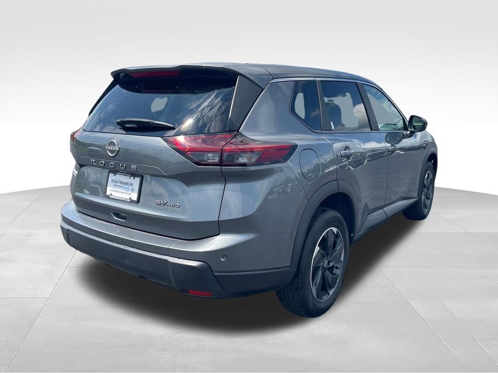 Used 2024 Gray Nissan SV image 5