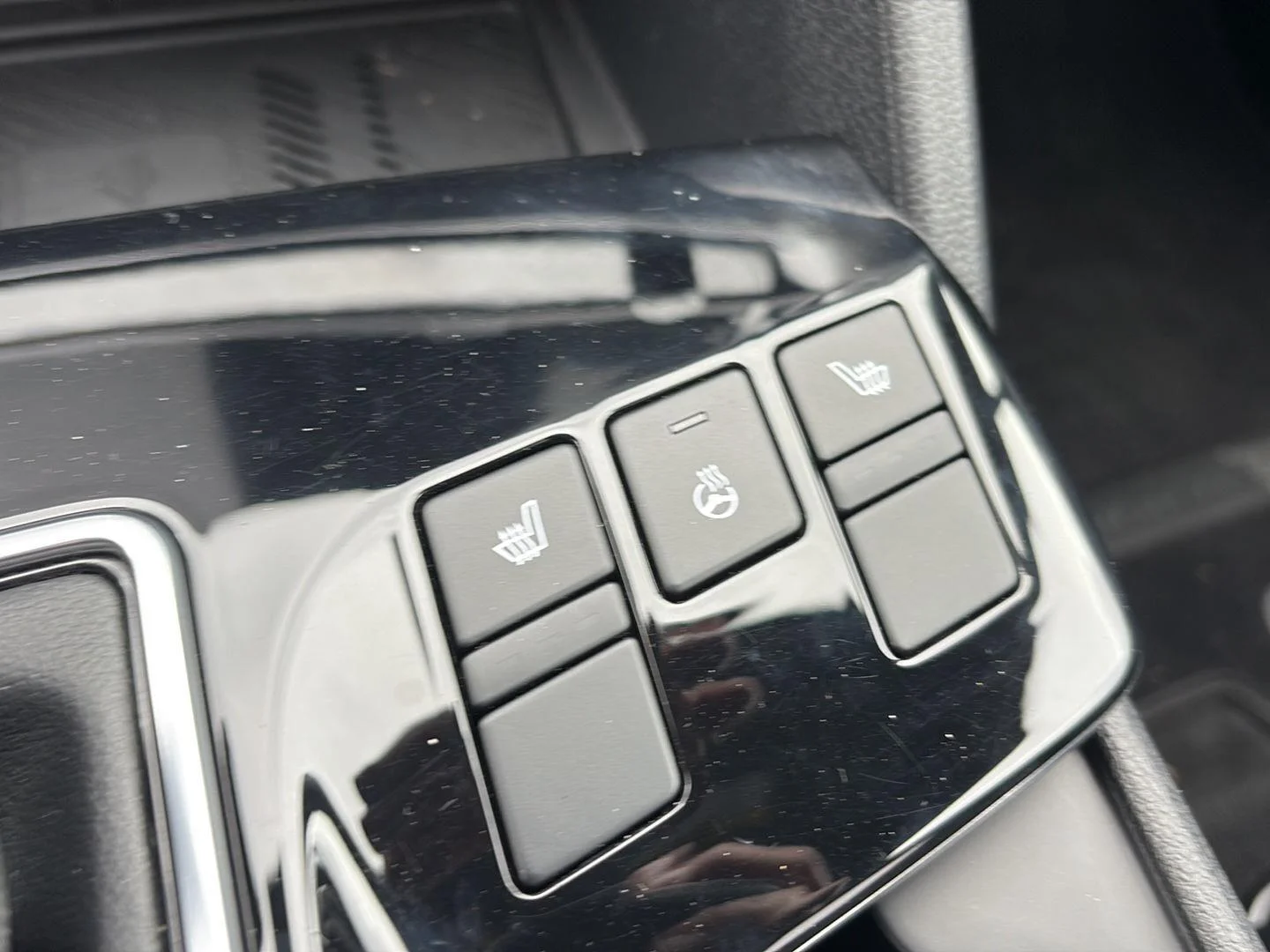 Used 2024 Glacial White Pearl/Ebony Black Roof Kia X-Pro image 29