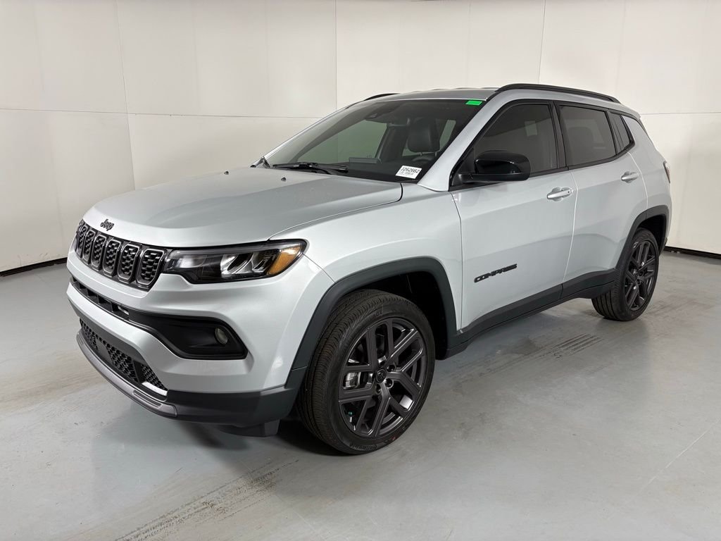 New 2026 Silver Zynith Metallic Clearcoat Jeep Latitude image 4