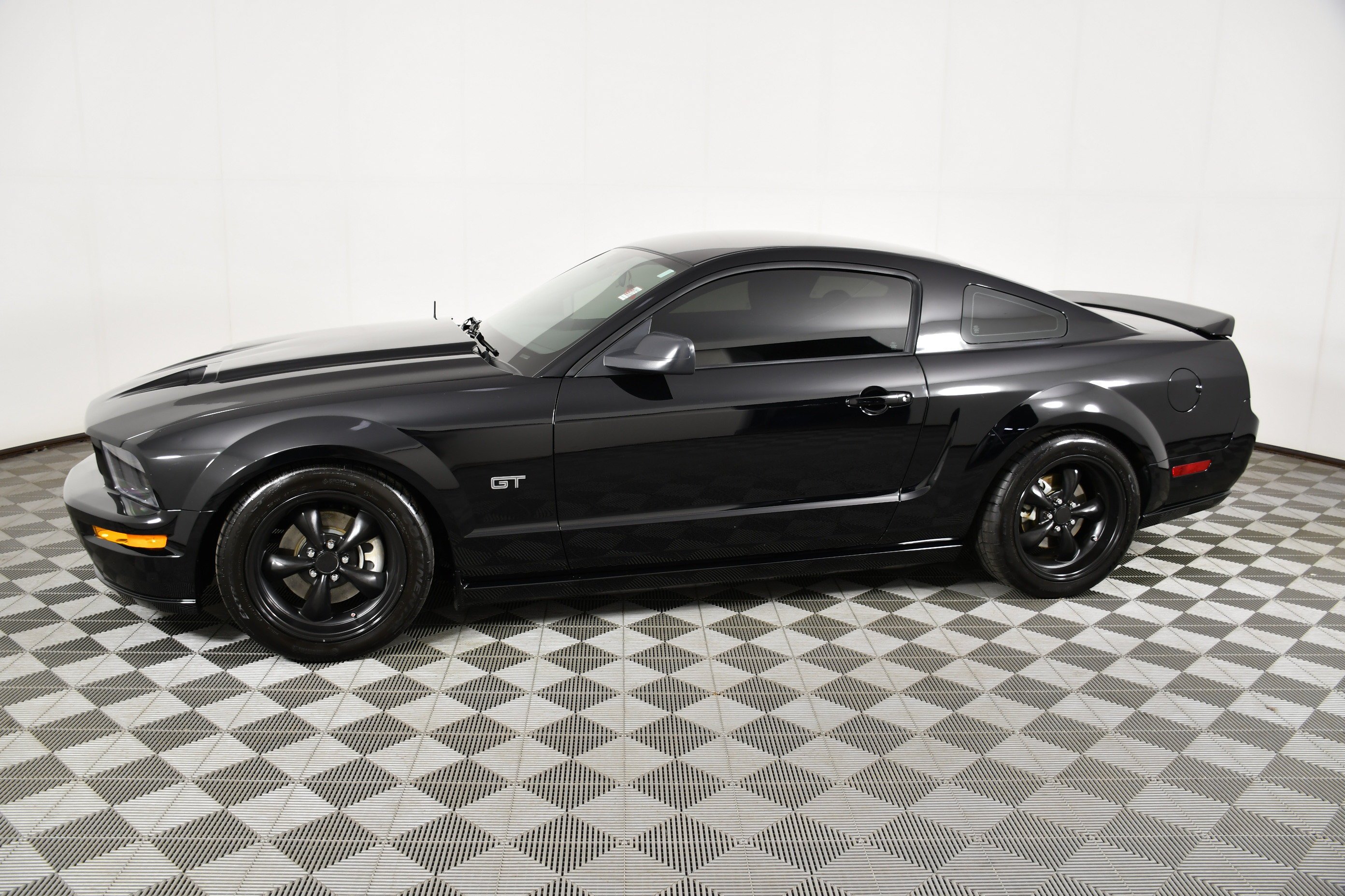 Used 2008 Black Ford GT Deluxe image 8