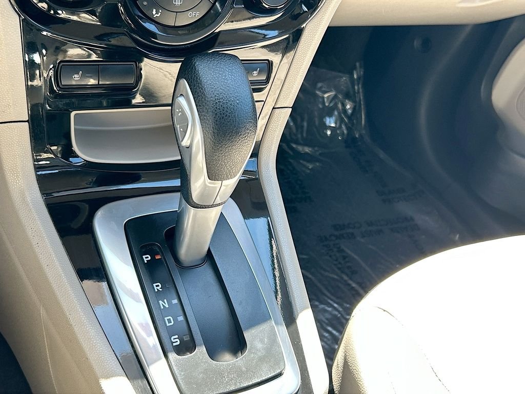 Used 2016 White Platinum Clearcoat Metallic Ford Titanium image 17