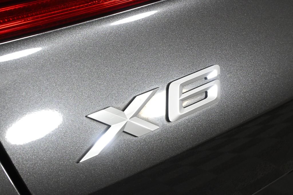 Used 2023 Gray BMW xDrive40i image 26