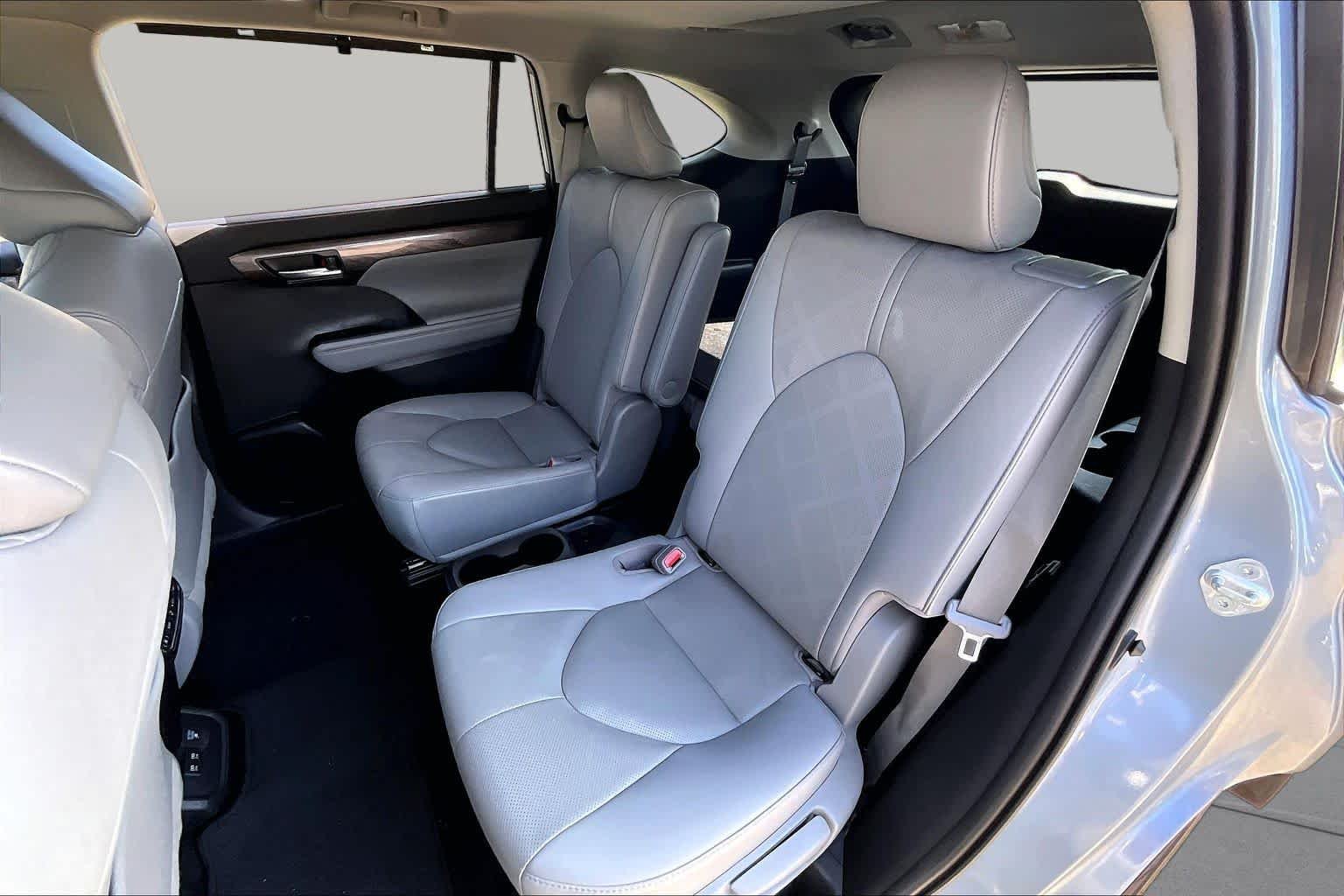 Used 2021 Moon Dust Toyota Hybrid Platinum image 19