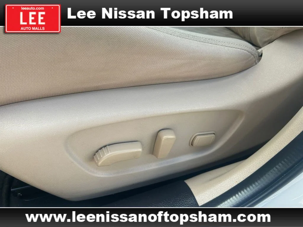 Used 2019 Pearl White Tricoat Nissan SV image 24