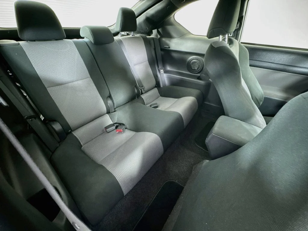 Used 2014 Classic Silver Metallic Scion Base image 30