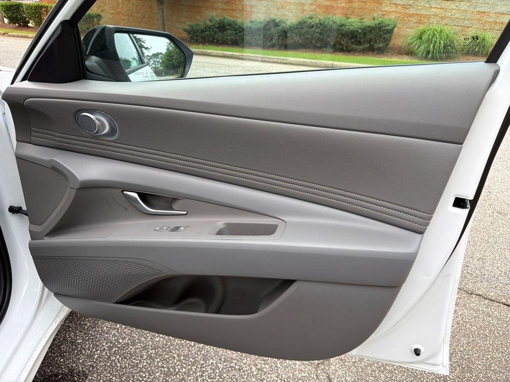 New 2026 White Hyundai SEL Sport image 14