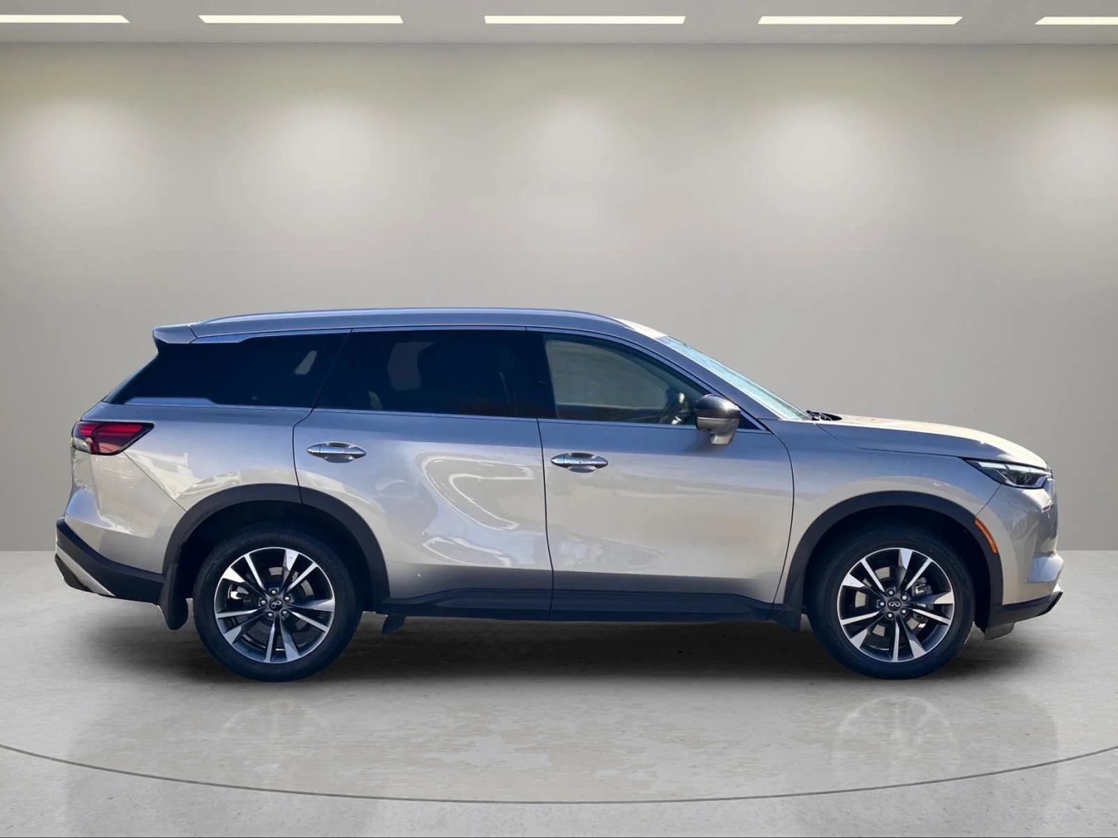 Used 2023 Warm Titanium INFINITI LUXE image 6