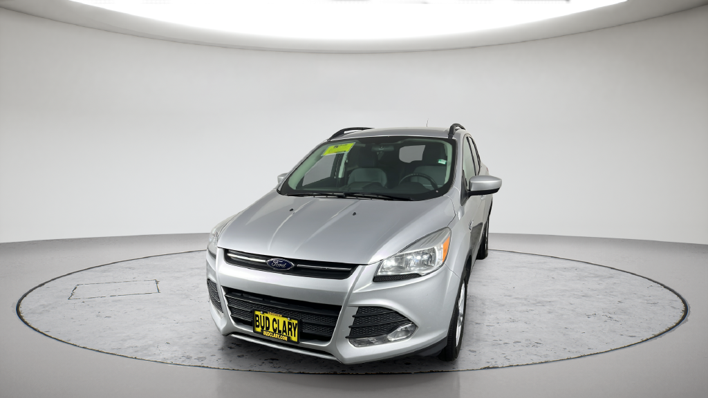Used 2014 Ingot Silver Ford SE image 2