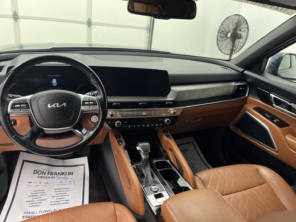 Used 2023 Black Kia EX X-Line image 17