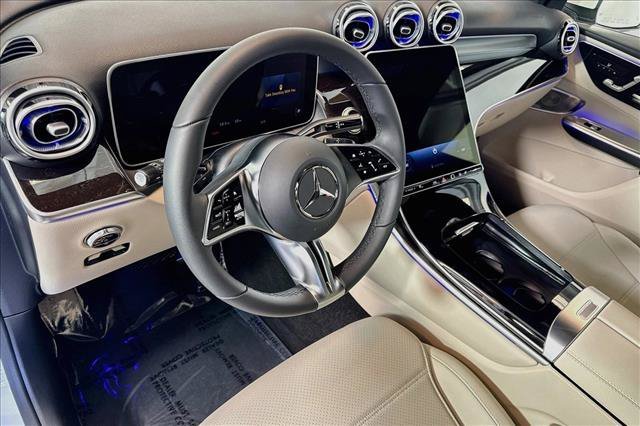 New 2026 Polar White Mercedes-Benz GLC 300 image 39