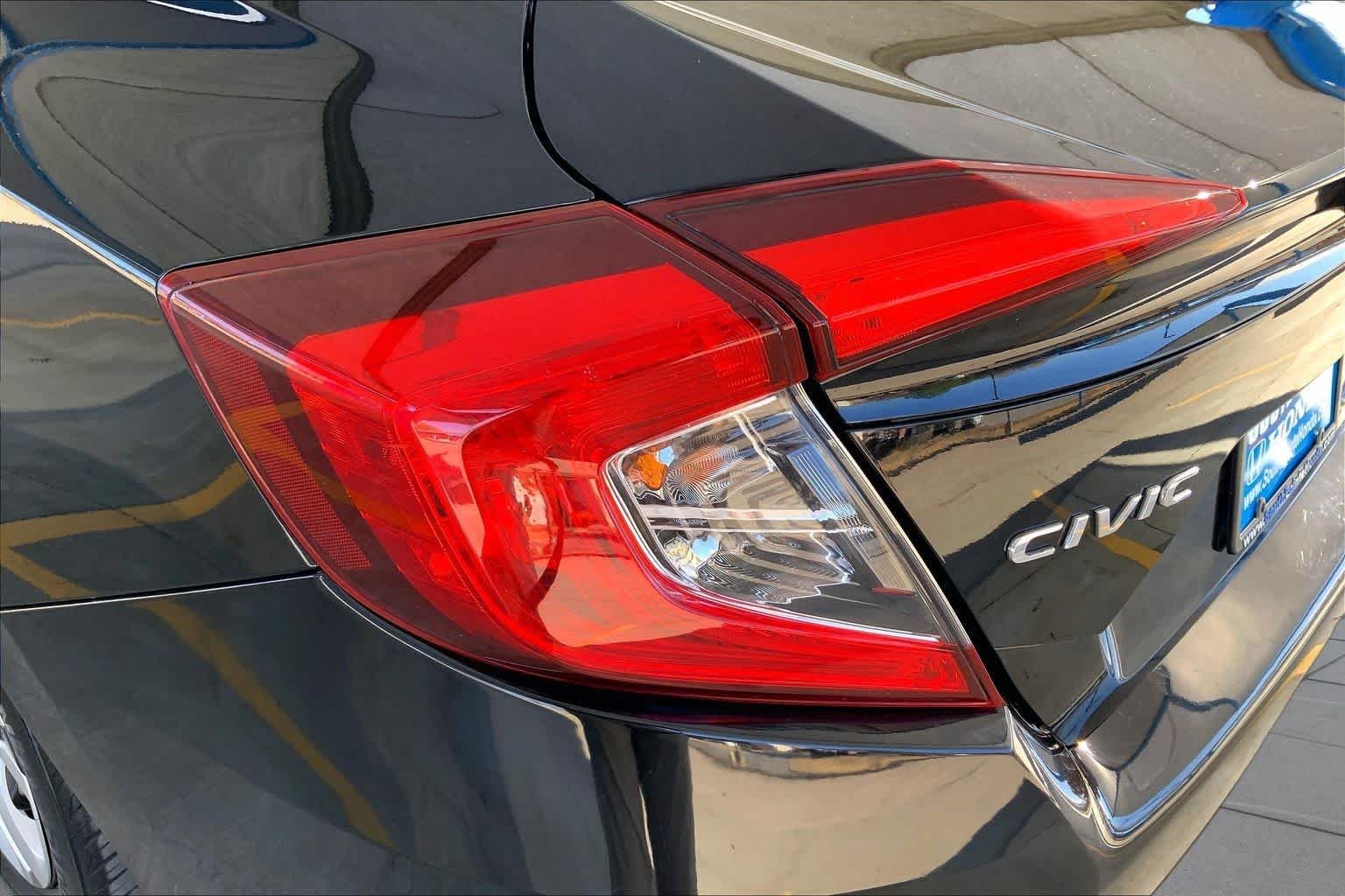 Used 2018 Crystal Black Pearl Honda LX image 28