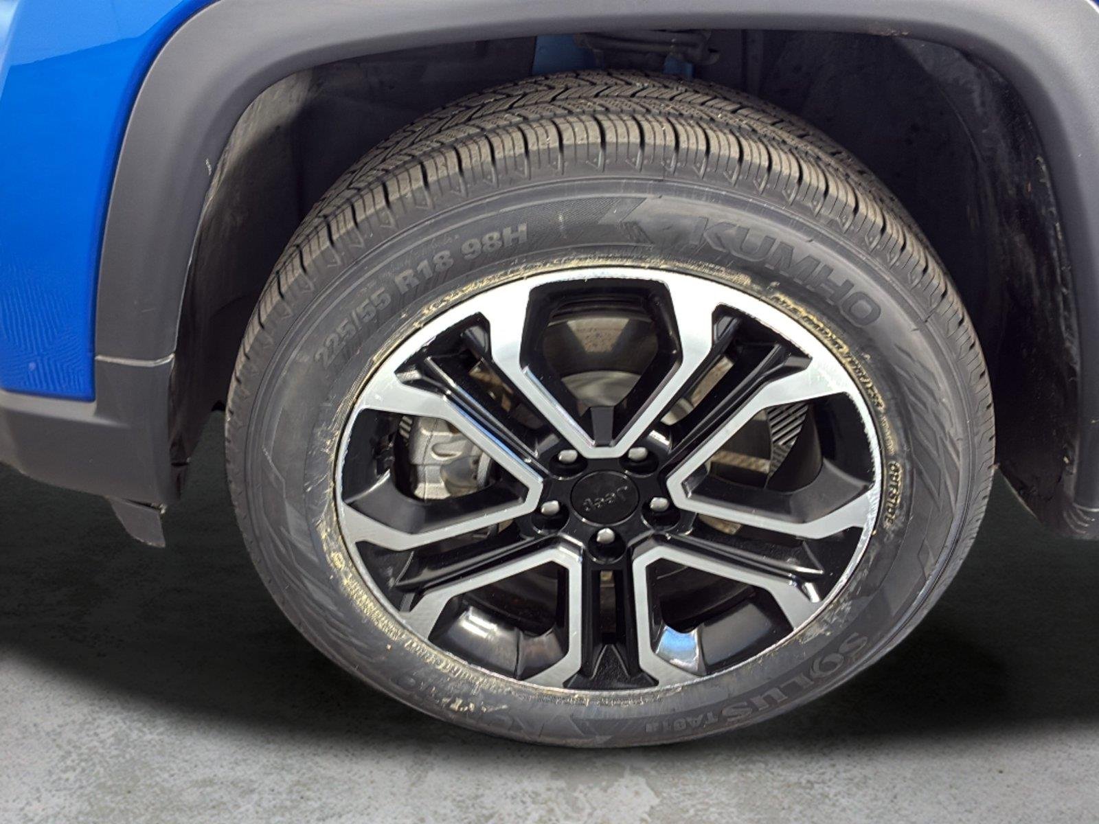 Used 2023 Laser Blue Pearlcoat Jeep Limited image 32