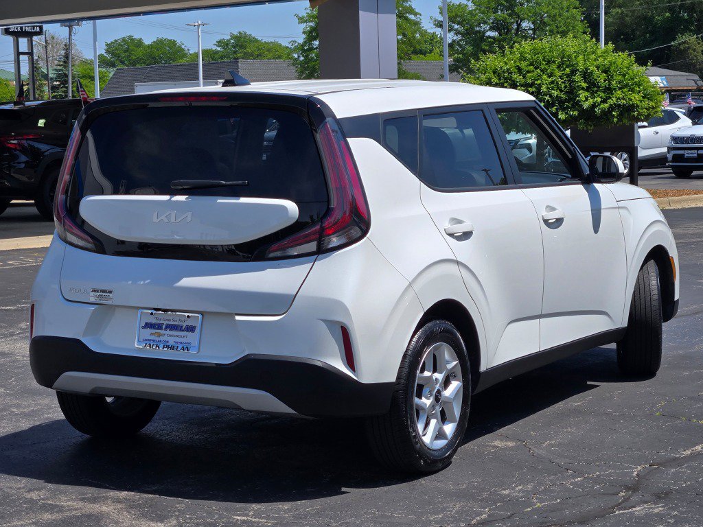 2025 Kia Soul LX - Photo 11