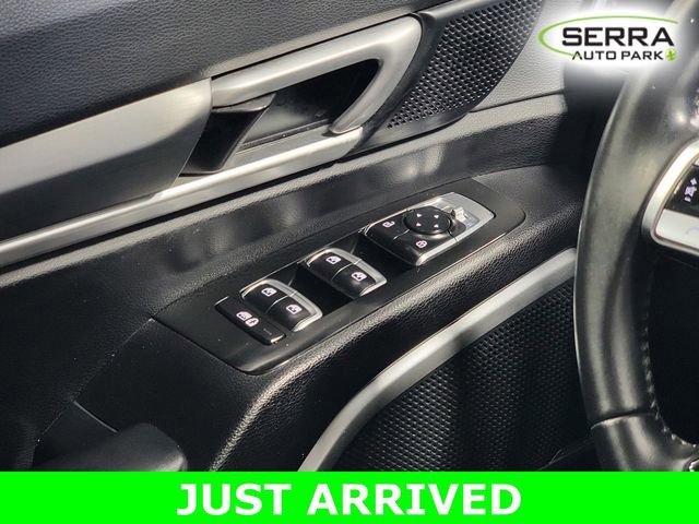 Used 2022 Black Kia S image 23