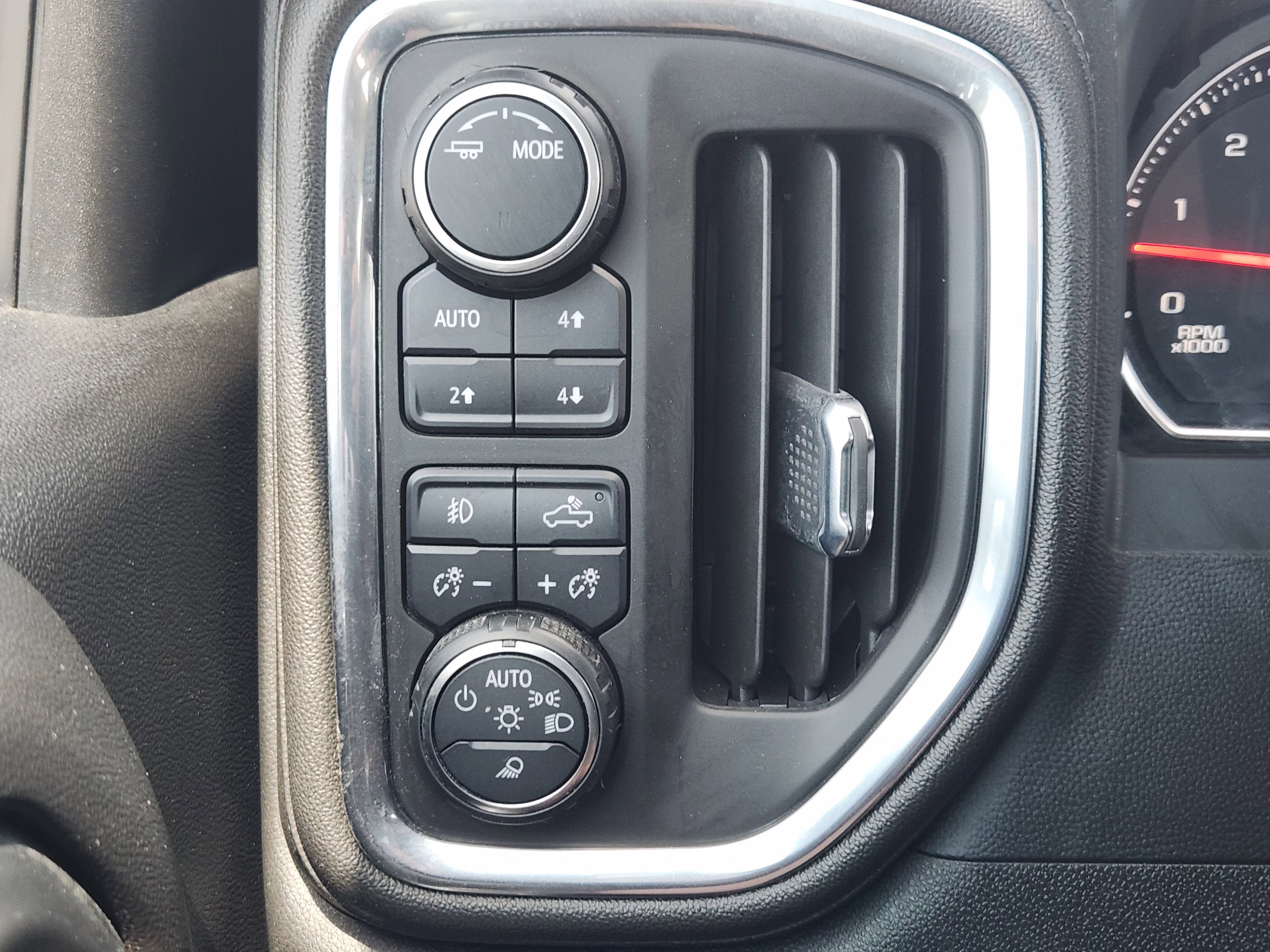 Used 2022 Summit White Chevrolet LTZ image 24