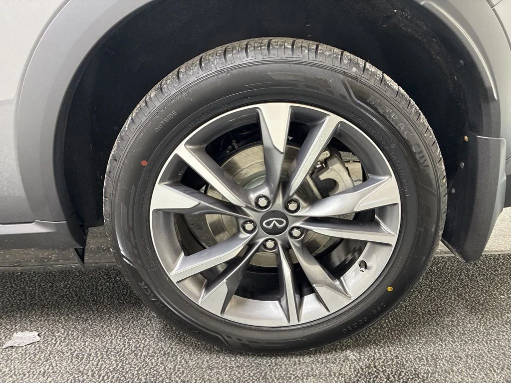 Used 2023 Gray INFINITI LUXE image 10