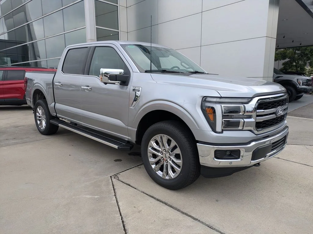 New 2026 Iconic Silver Metallic Ford Lariat image 2