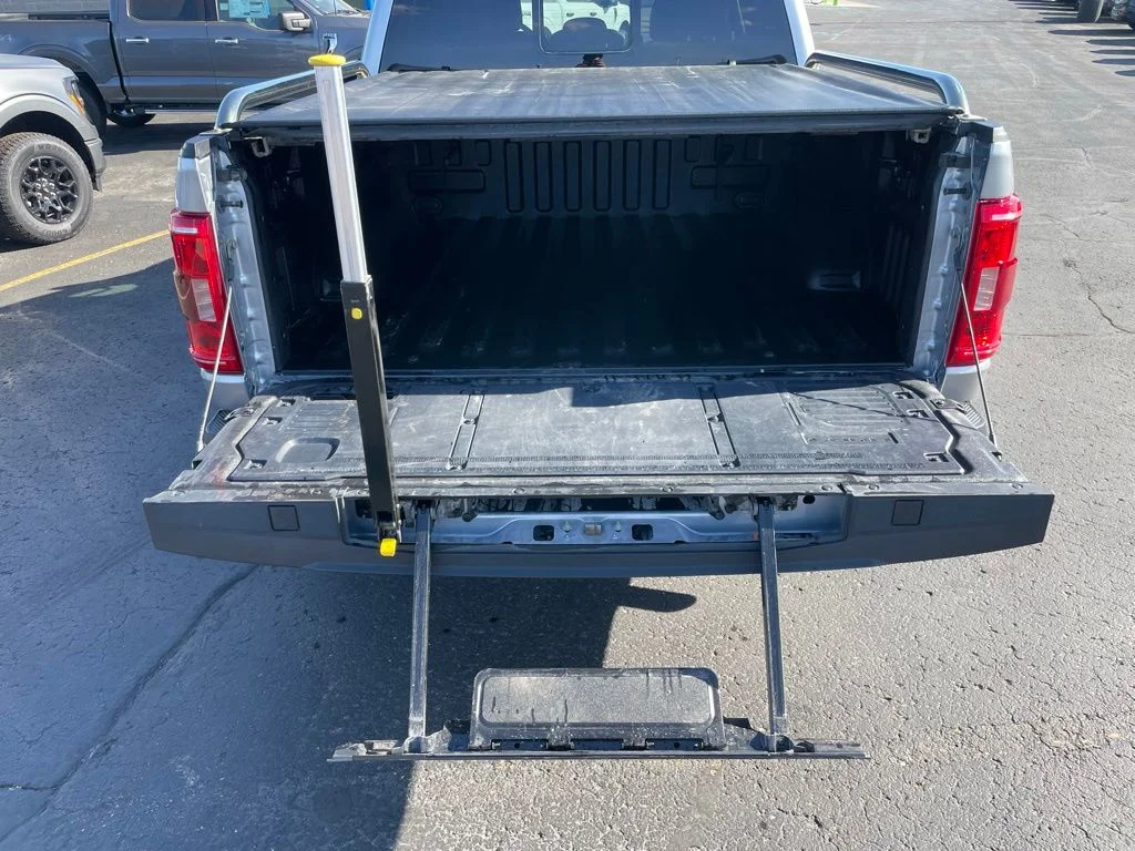 Used 2022 Silver Ford XLT image 32