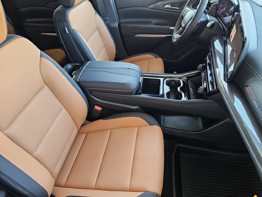 2027 Chevrolet Traverse Z71 - Photo 13
