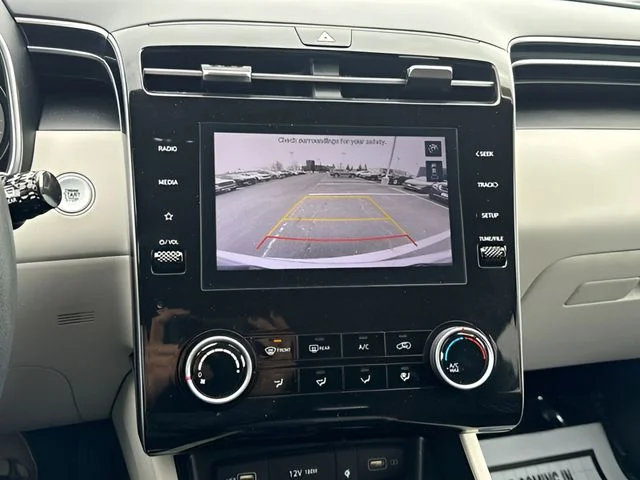 Used 2023 Silver Hyundai SEL image 16