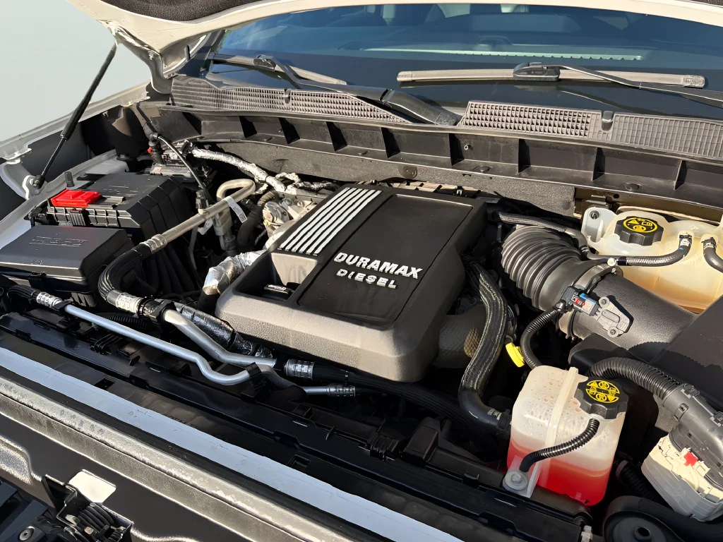 Used 2021 White GMC Elevation image 13